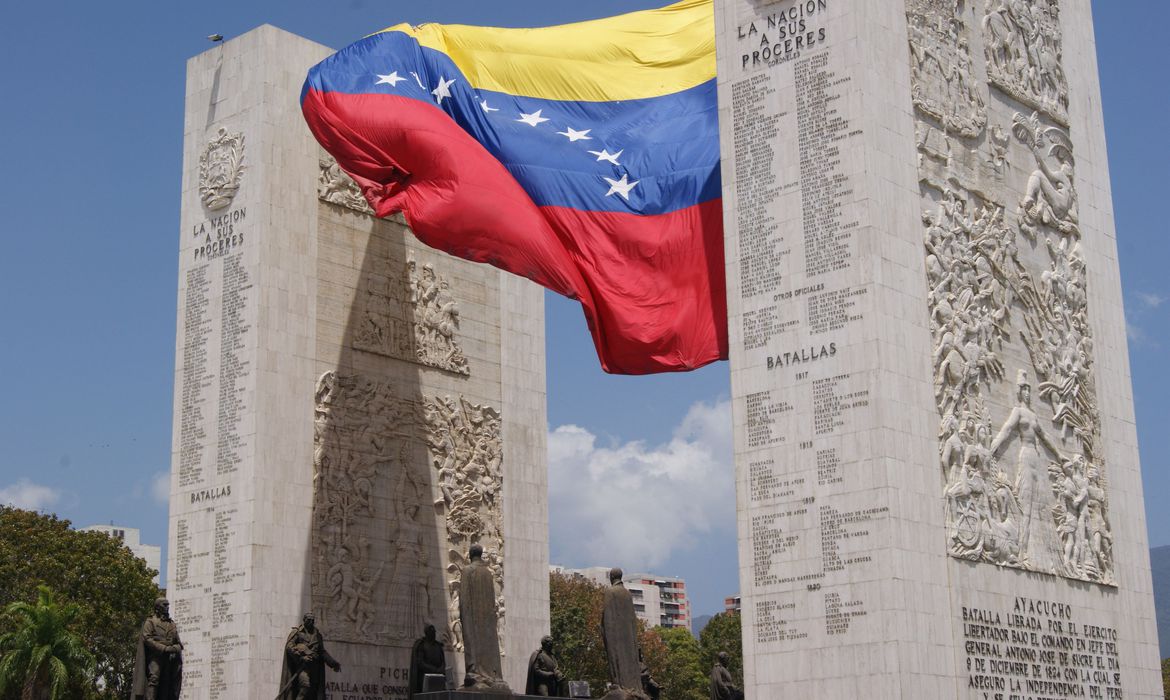 Venezuela restringe voos internacionais devido ao coronavírus
