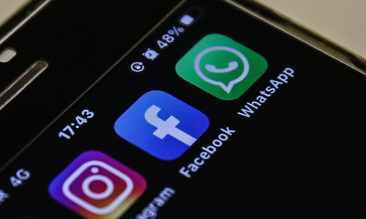 Instagram suspende milhares de contas após falha