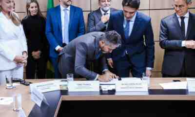 Senador asssinando a ordem para investimentos do novo terminald rodoviários, Marcos Rogério coloca novo terminal de Ji-Paraná
