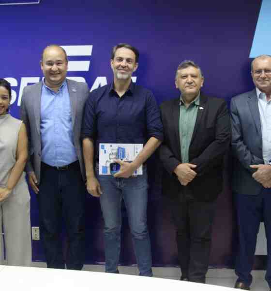 Representantes do Sebrae e o Prefeito de Capital Léo Moraes