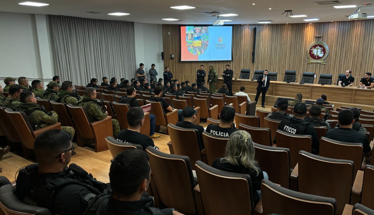 As penas aplicadas aos condenados variaram de 5 anos e 4 meses a 8 anos, 3 meses e 16 dias de reclusão, conforme a situação individual de cada réu.